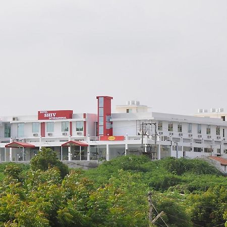 Hotel Shiv International Bhachau ภายนอก รูปภาพ