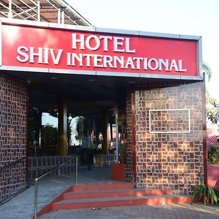 Hotel Shiv International Bhachau ภายนอก รูปภาพ