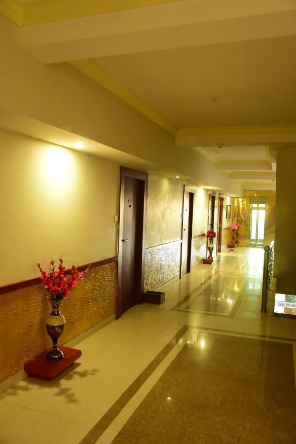 Hotel Shiv International Bhachau ภายนอก รูปภาพ