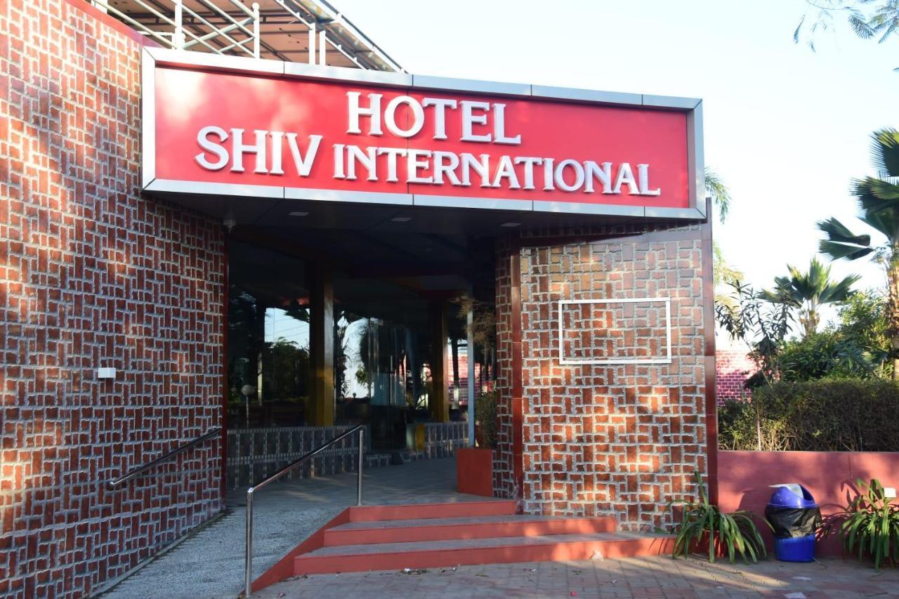 Hotel Shiv International Bhachau ภายนอก รูปภาพ