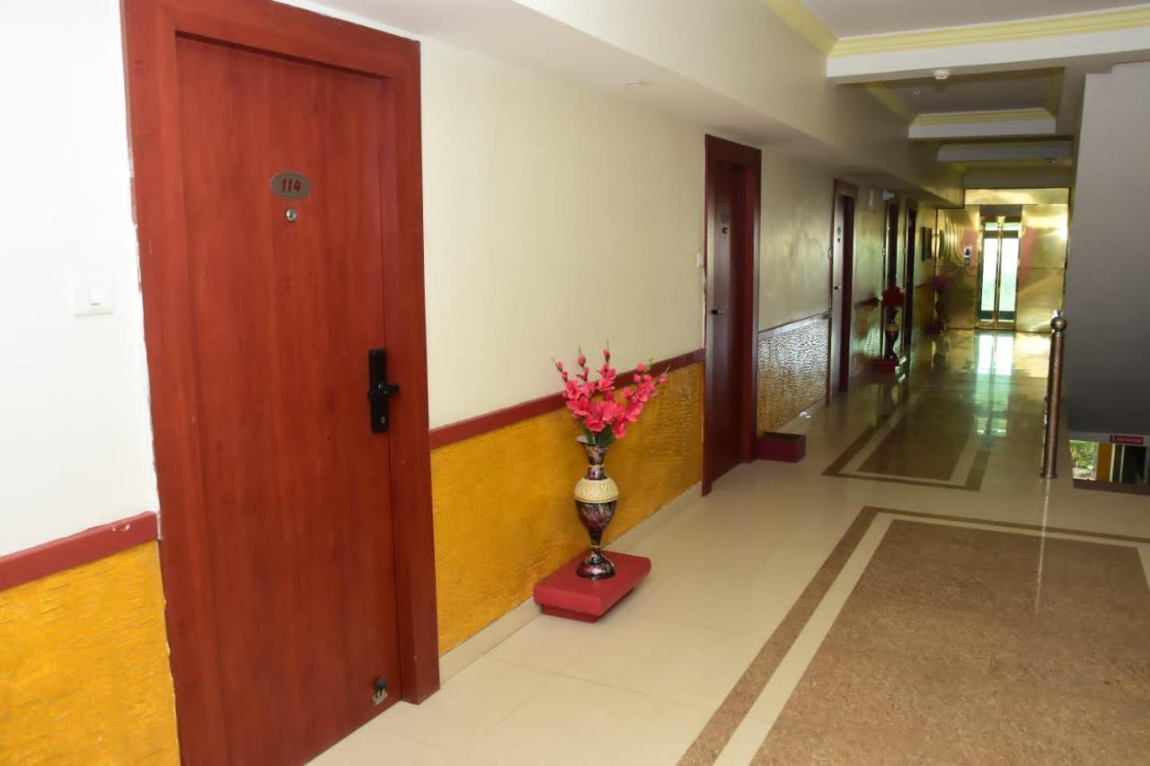 Hotel Shiv International Bhachau ภายนอก รูปภาพ