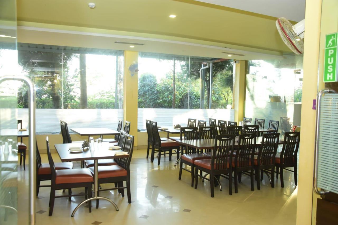 Hotel Shiv International Bhachau ภายนอก รูปภาพ