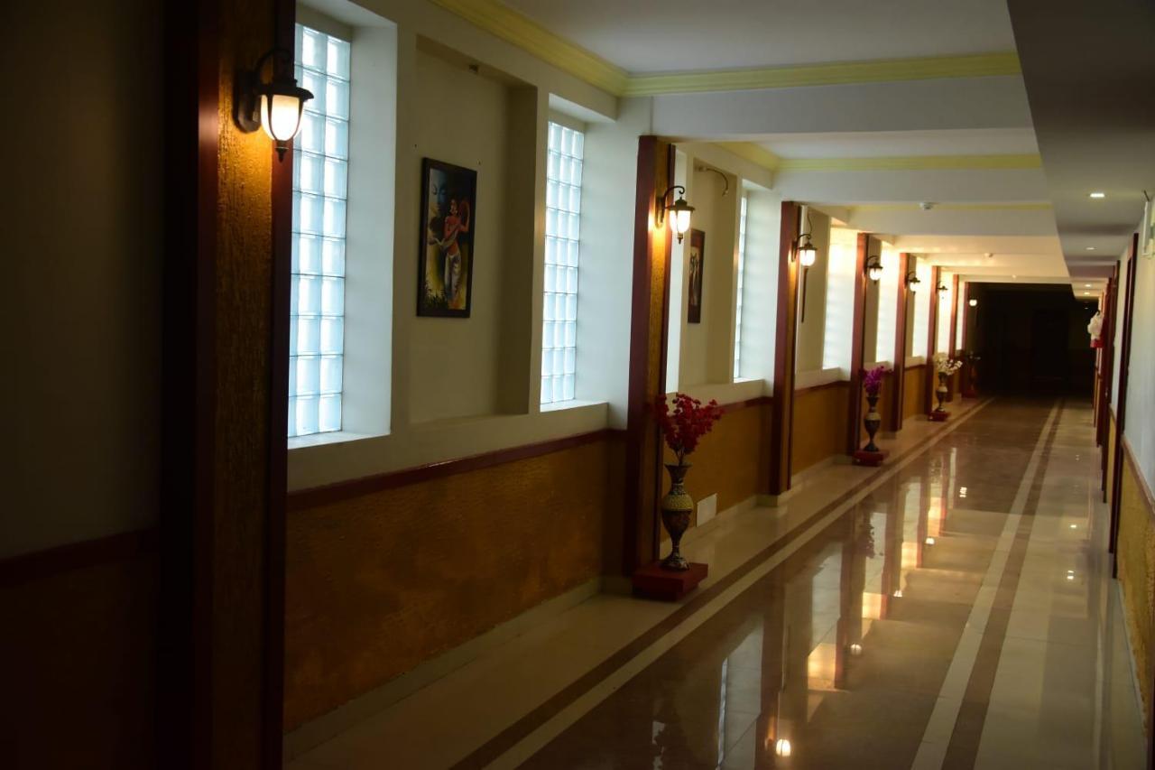 Hotel Shiv International Bhachau ภายนอก รูปภาพ